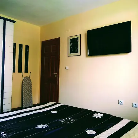 Laura アパート プリモルスコ