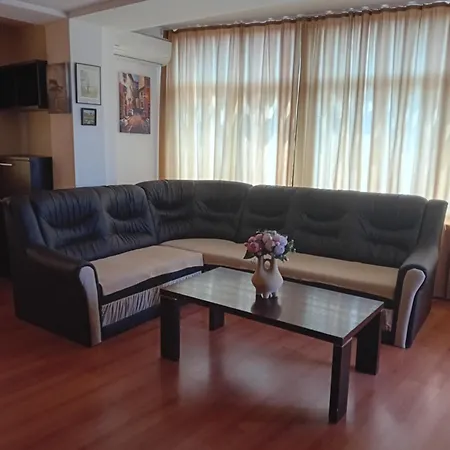 Laura * Приморско