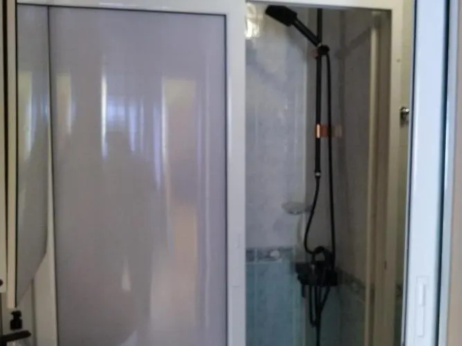 Laura Приморско